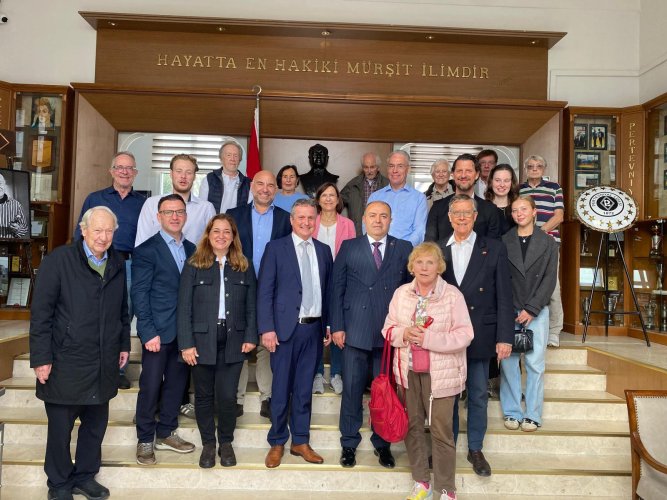 Almanya-Wiesbaden’den-Gutenberg-Lisesi-ile-kardes-okul-anlasmasi-imzaladik------------------------------------------------------------------------------------------------------------------------------------